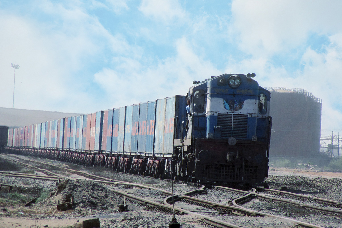 ARRIVAL OF THE FIRST CONTAINER TRAIN AT KICT